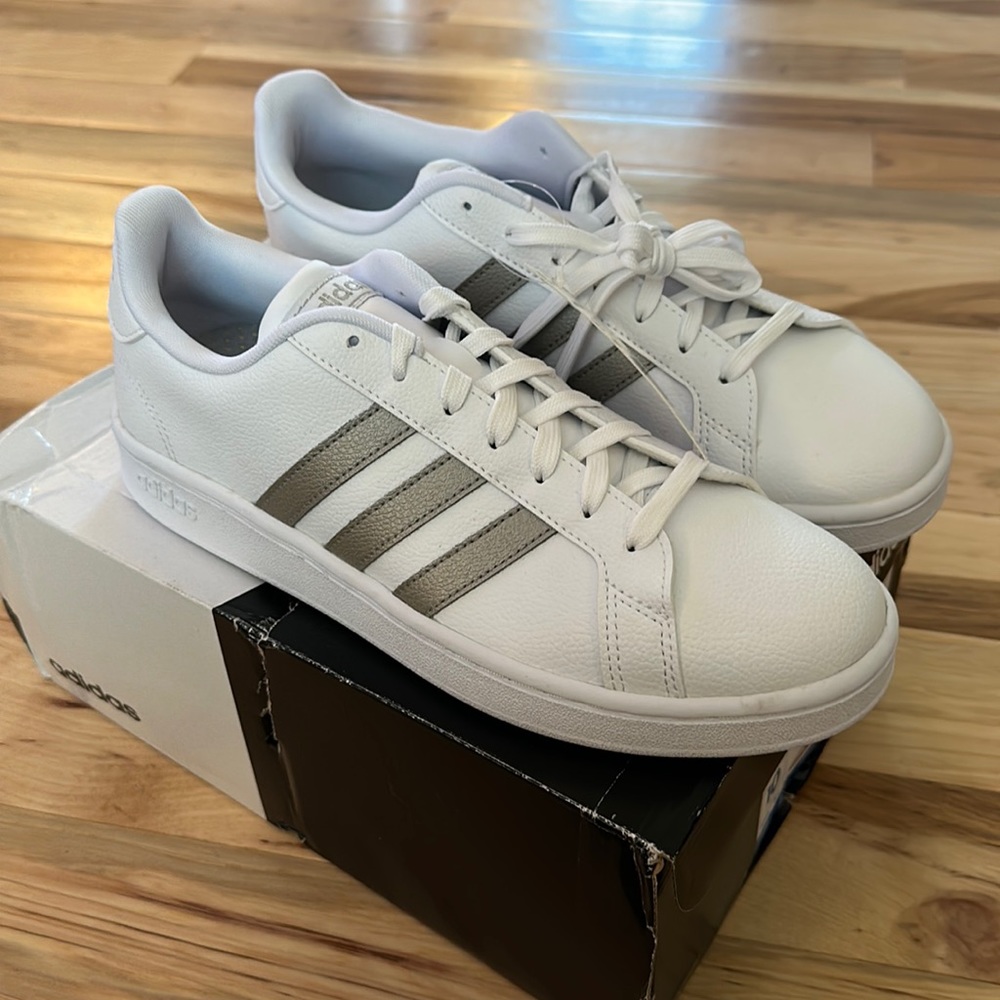 Adidas Advantage Grand Court Sneakers